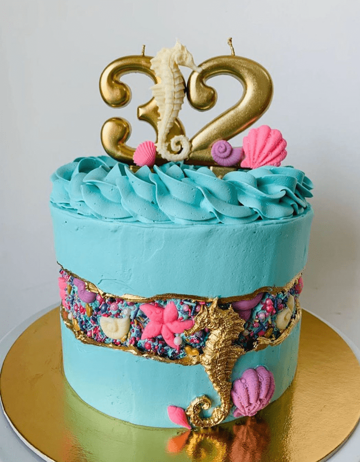 Pleasing Seahorse Cake