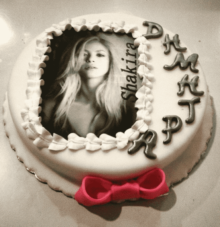 Classy Shakira Cake