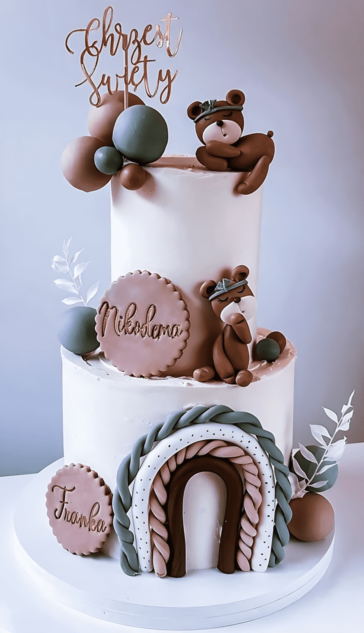 Graceful Sleepy Bear Cake