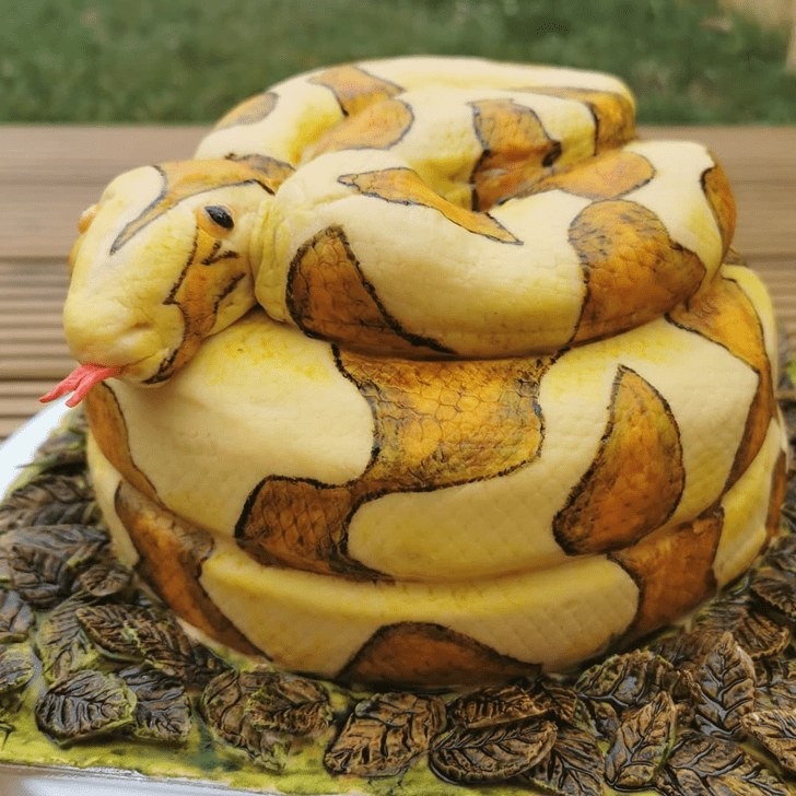 Adorable Snake Cake