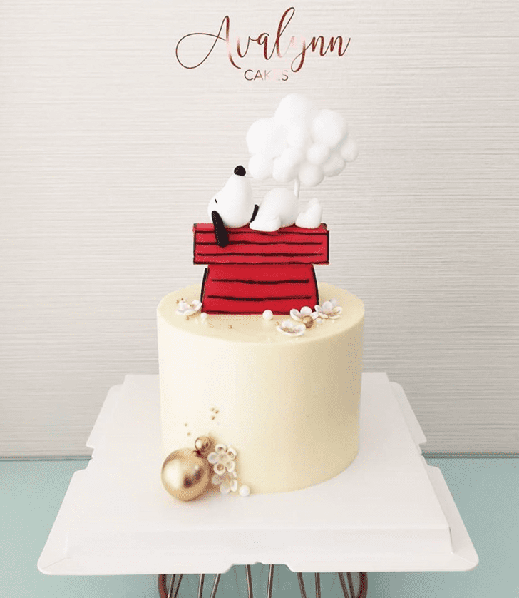 Alluring Snoopy Cake