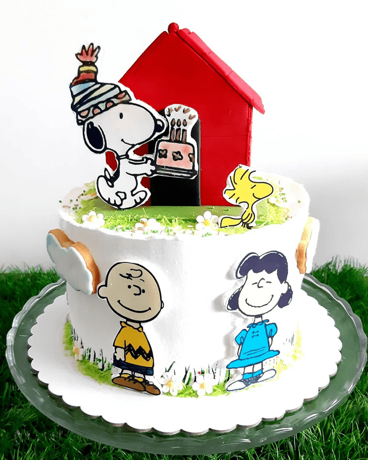 Angelic Snoopy Cake