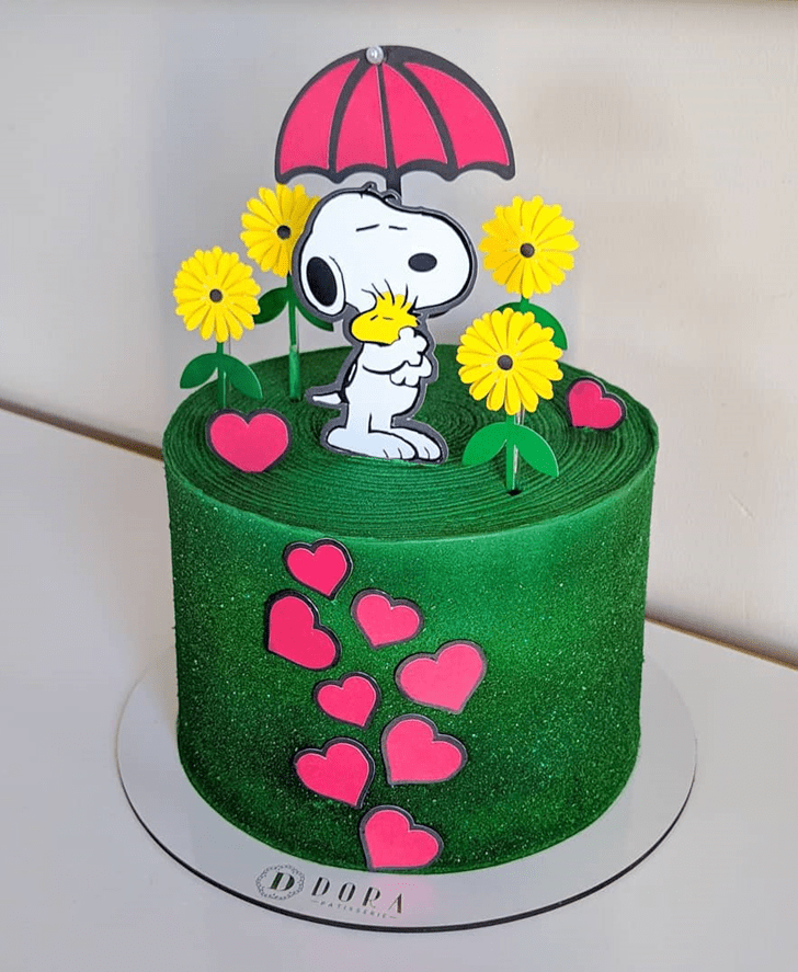 Comely Snoopy Cake