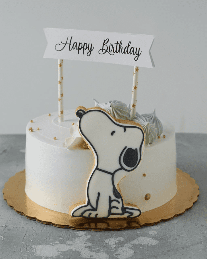 Dazzling Snoopy Cake