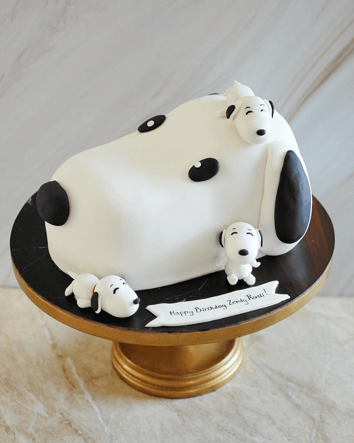 Lovely Snoopy Cake Design