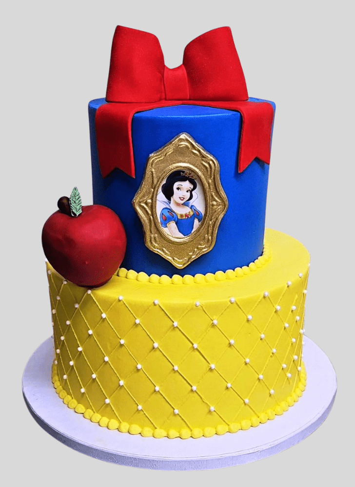 Cute Snow White Cake