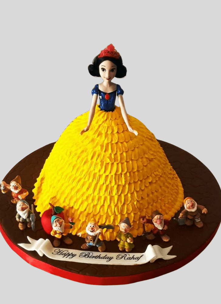 Enticing Snow White Cake