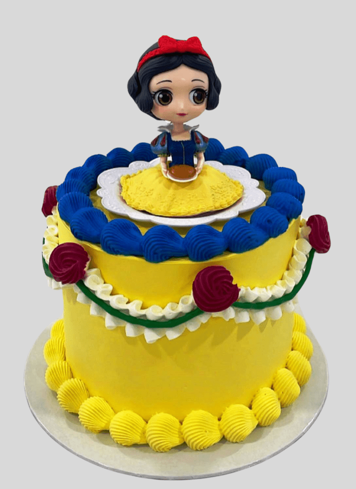 Exquisite Snow White Cake