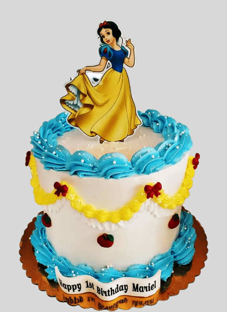 Grand Snow White Cake