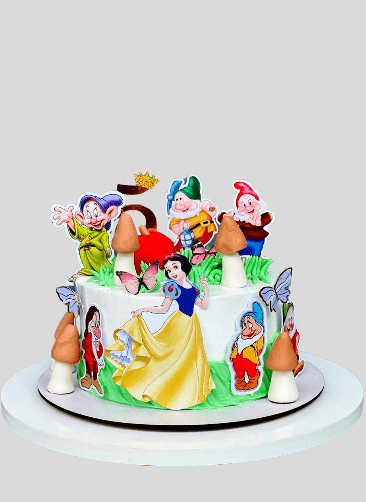 Lovely Snow White Cake Design