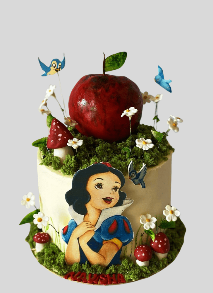 Magnificent Snow White Cake