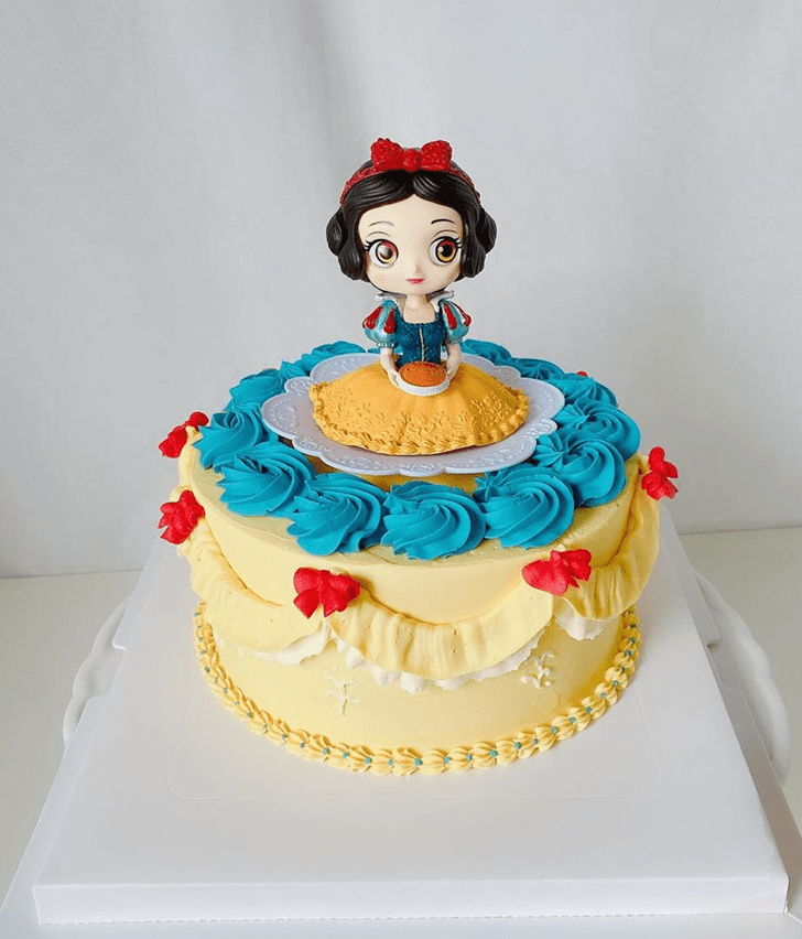 Divine Snow White Cake