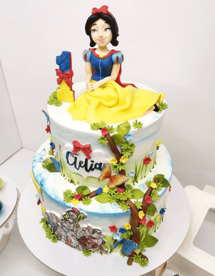 Ideal Snow White Cake