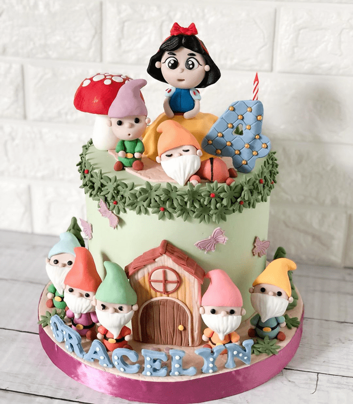 Lovely Snow White Cake Design
