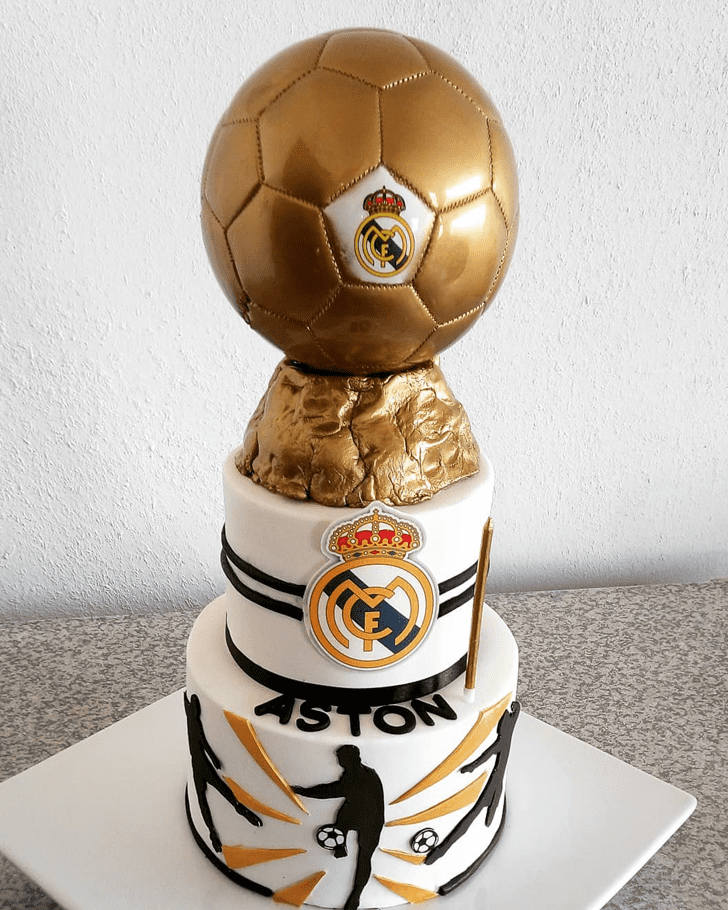 Mesmeric Soccer Cake