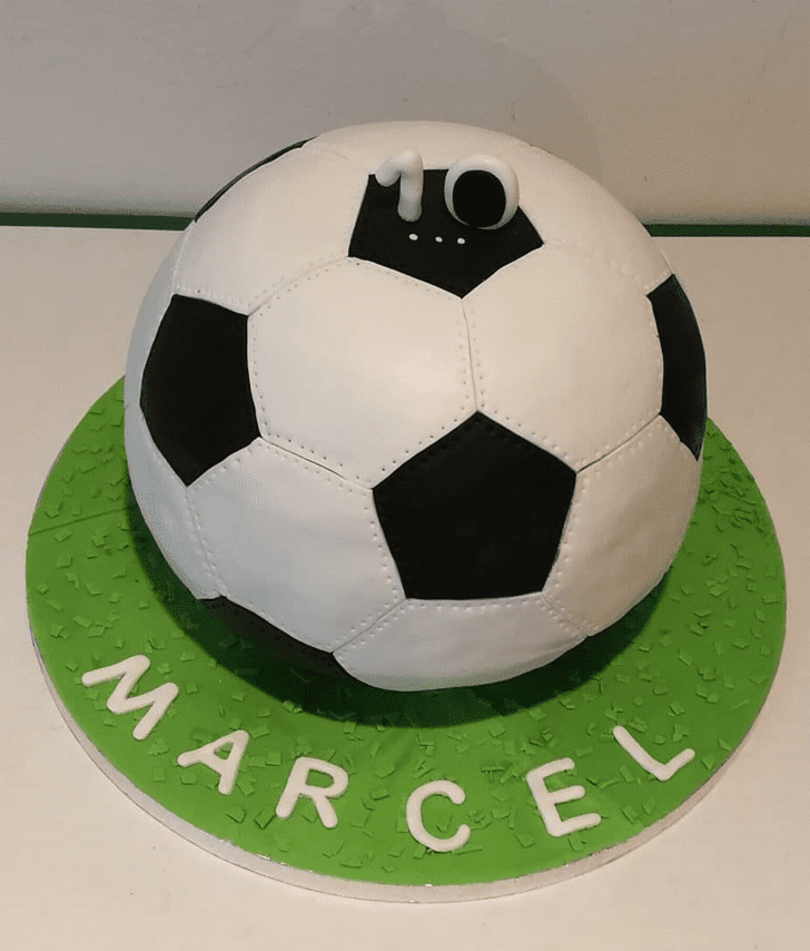 Pleasing Soccer Cake