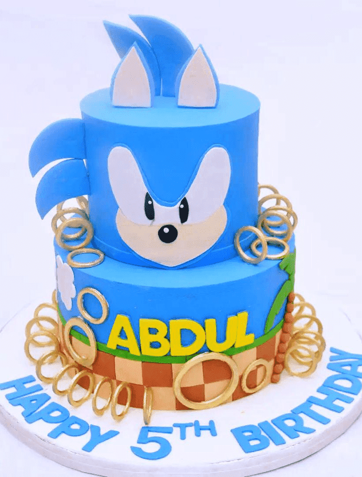 Delicate Sonic the Hedgehog Cake