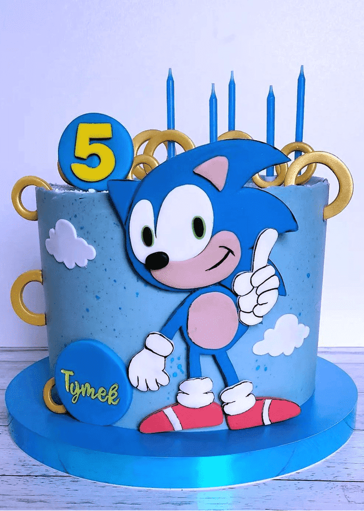 Graceful Sonic the Hedgehog Cake