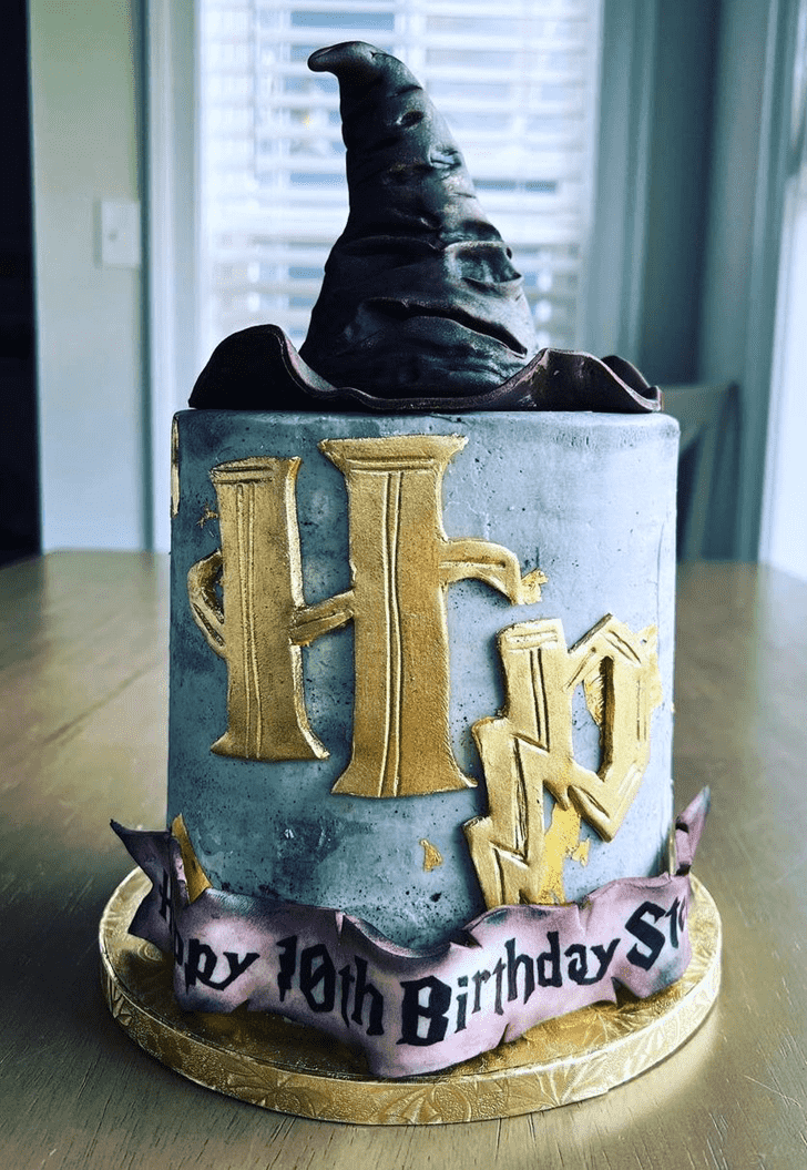 Graceful Sorting Hat Cake