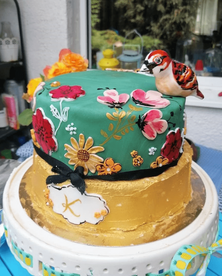 Captivating Sparrow Cake