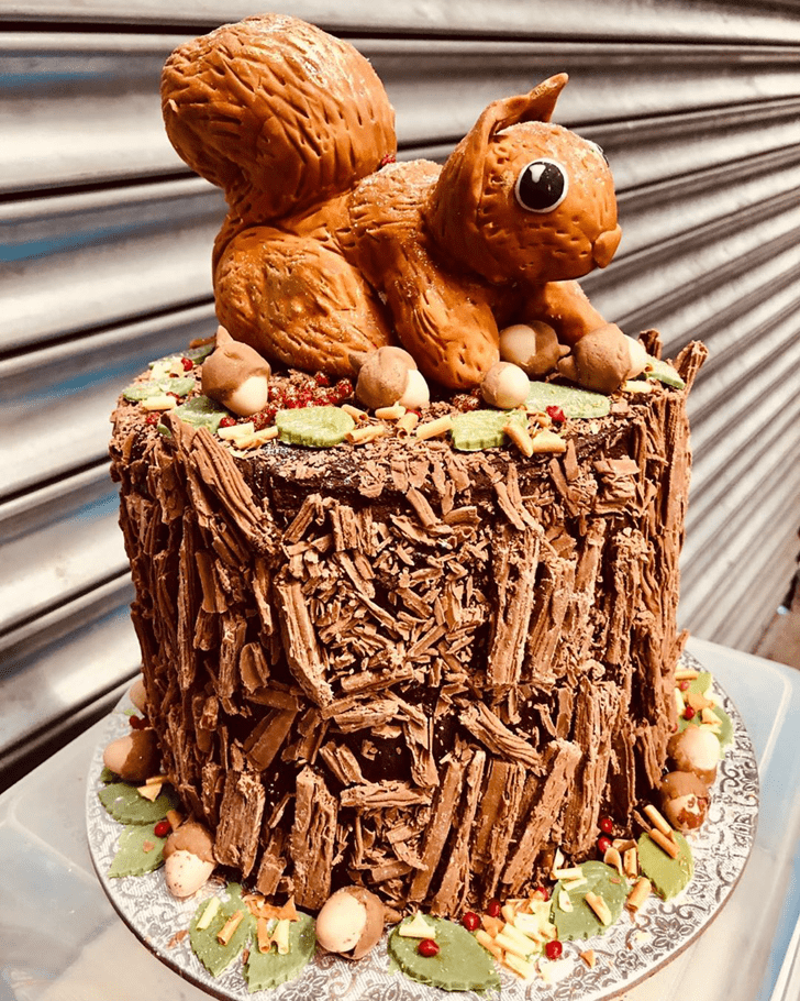 Grand Squirrel Cake