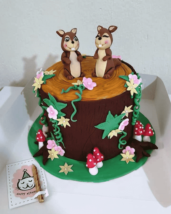 Appealing Squirrels Cake