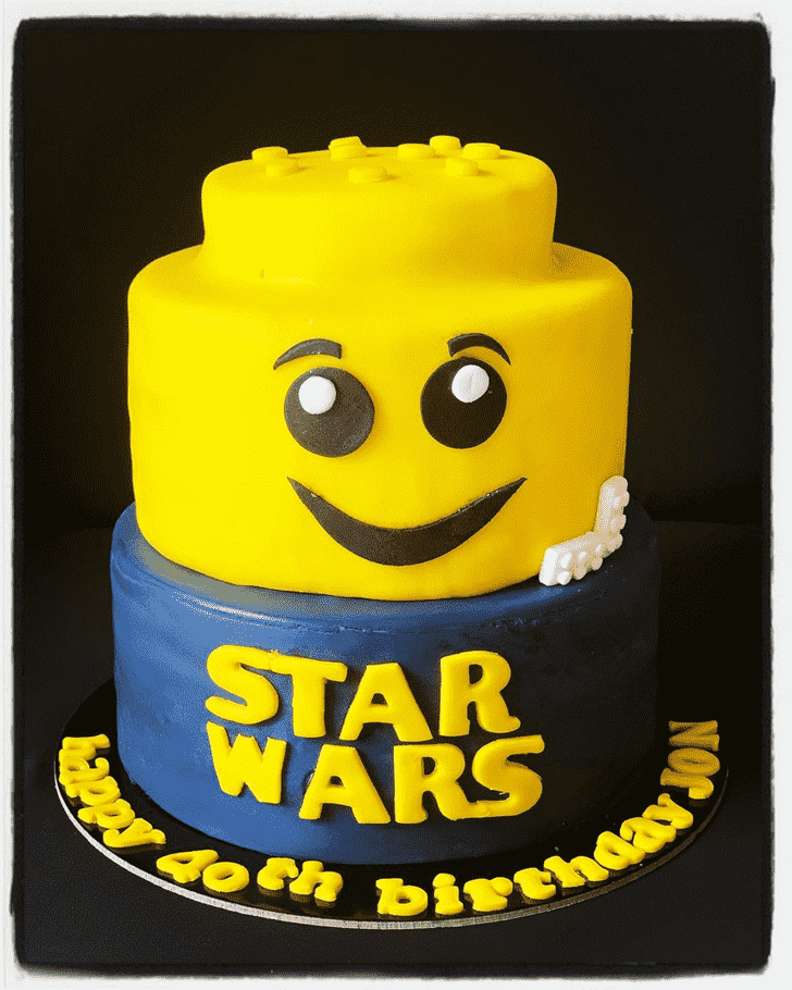 Inviting Star Wars Cake