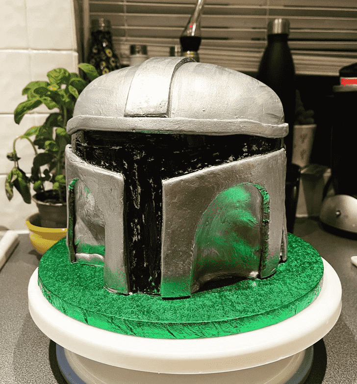 Shapely Star Wars Cake