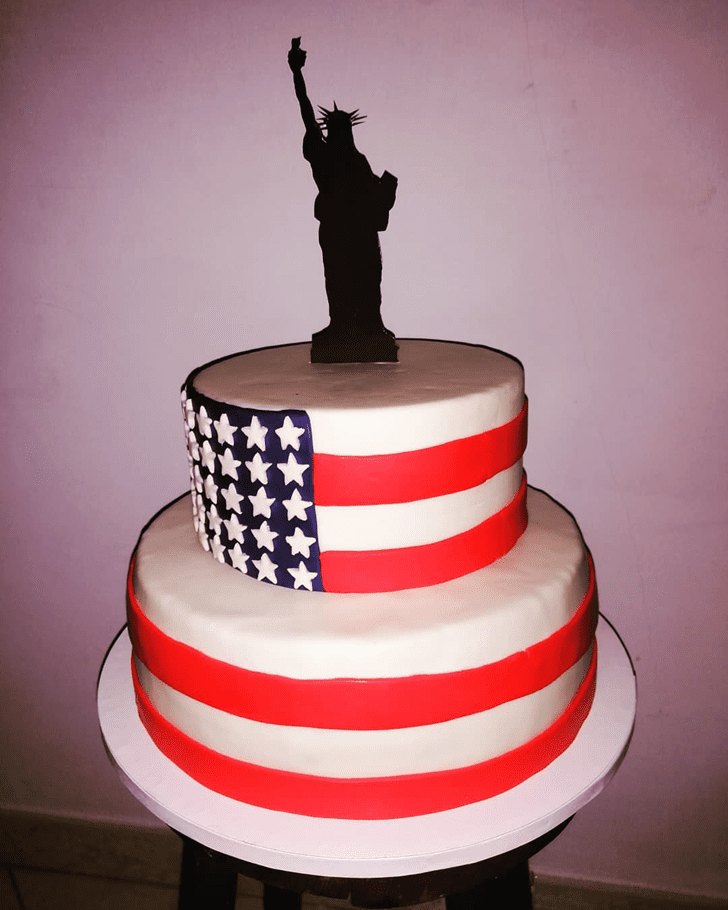 Admirable Statue of Liberty Cake Design