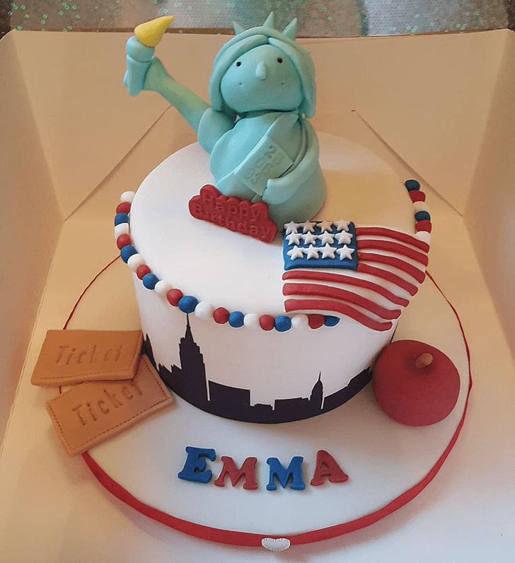 Dazzling Statue of Liberty Cake