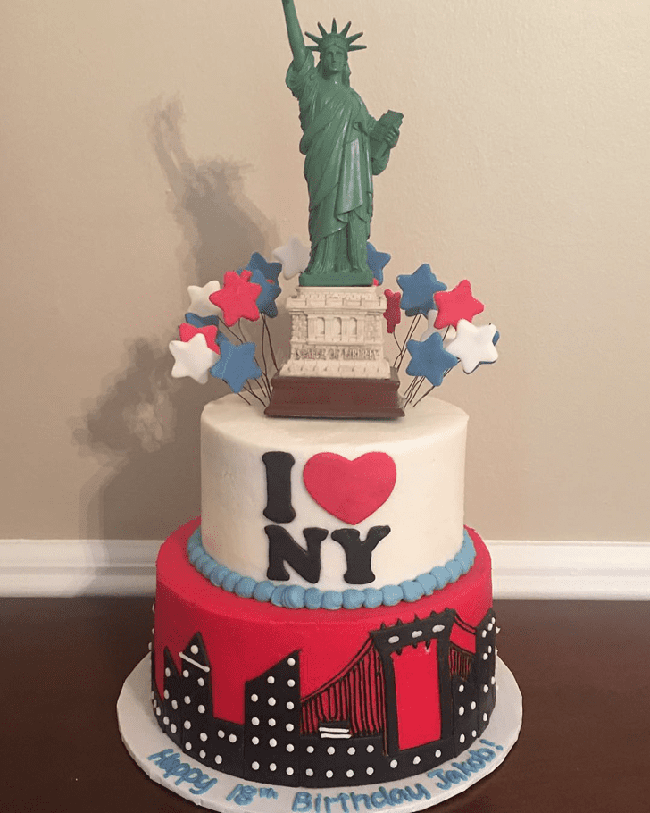 Delicate Statue of Liberty Cake