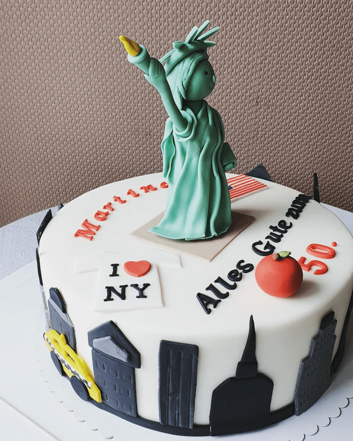 Graceful Statue of Liberty Cake