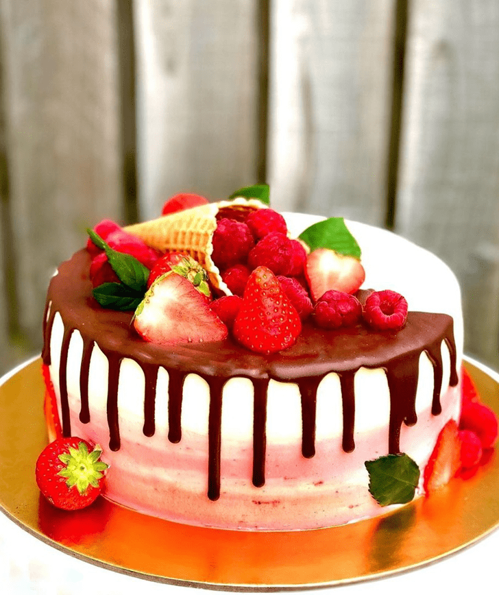 Charming Strawberry Cake