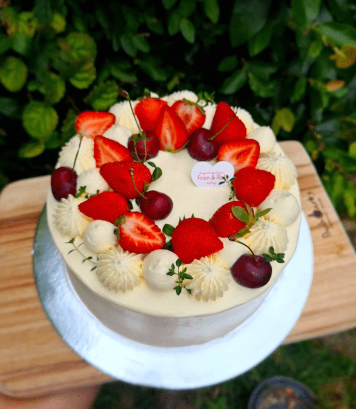 Enthralling Strawberry Cake