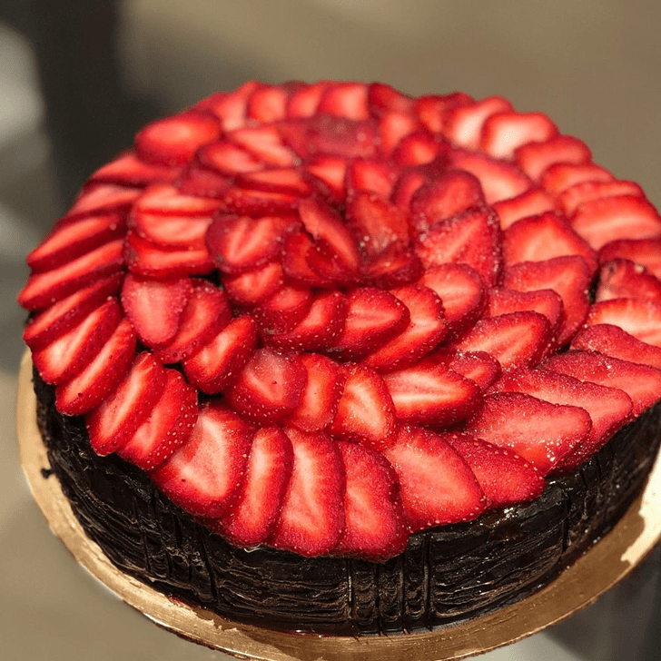 Grand Strawberry Cake