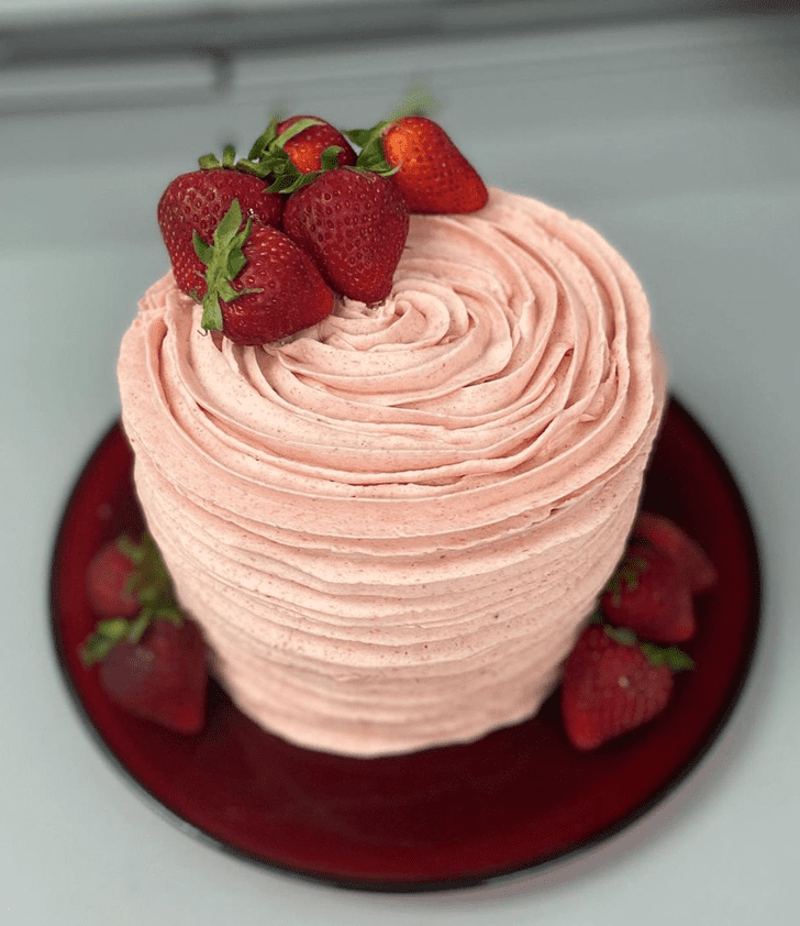 Shapely Strawberry Cake