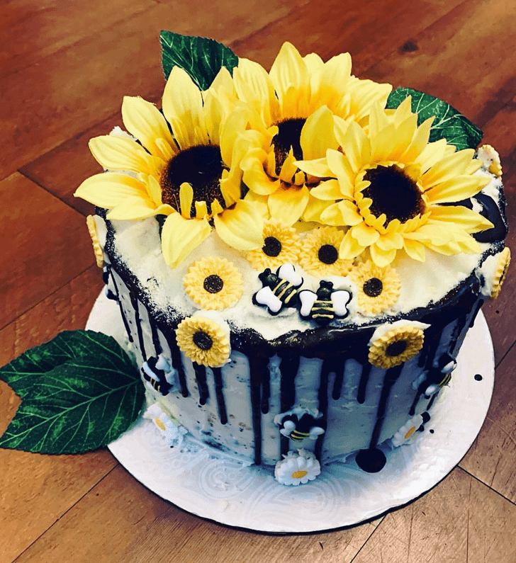 Inviting Sunflower Cake