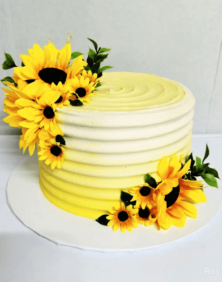 Mesmeric Sunflower Cake