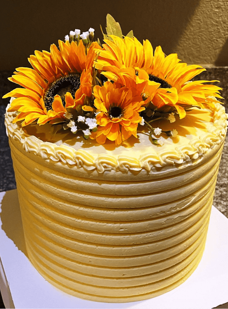 Stunning Sunflower Cake