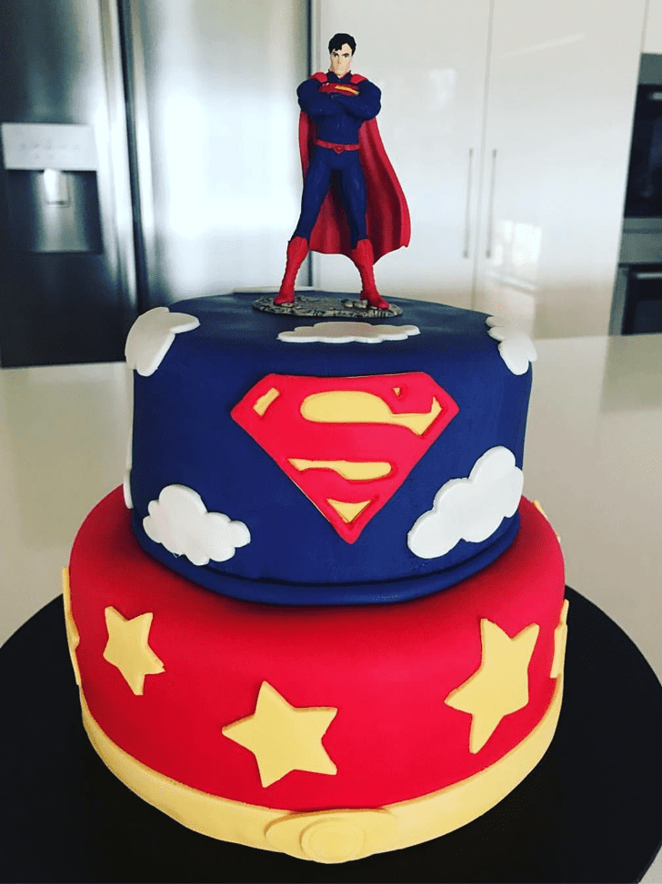 Comely Superman Cake