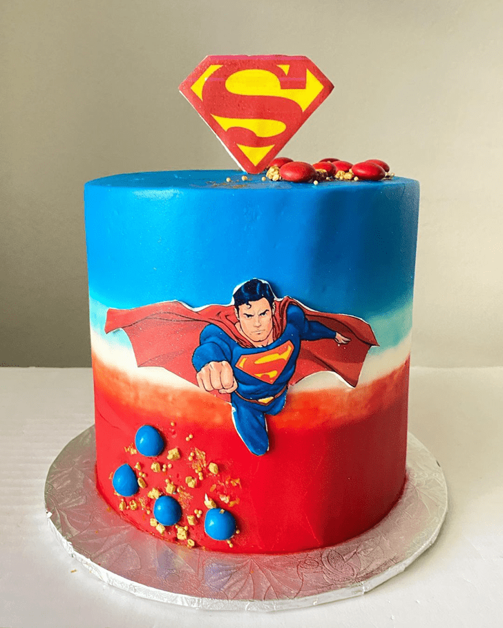Grand Superman Cake
