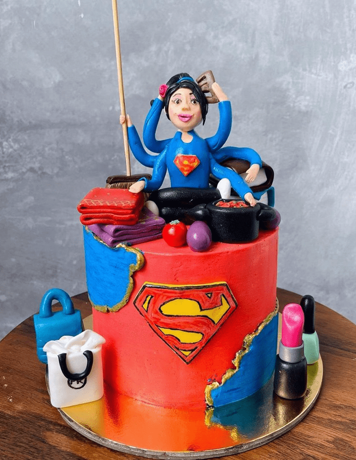 Wonderful Supermom Cake Design