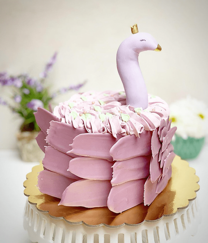 Fine Swan Cake