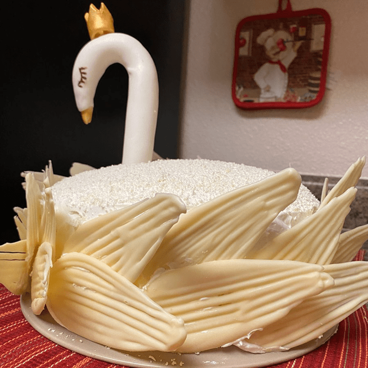 Gorgeous Swan Cake