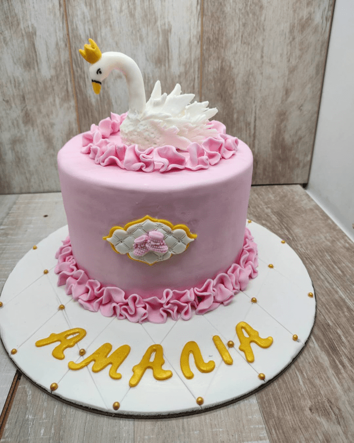 Grand Swan Cake