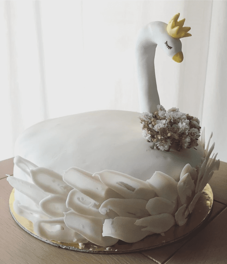 Inviting Swan Cake