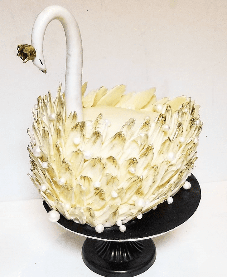 Wonderful Swan Cake Design