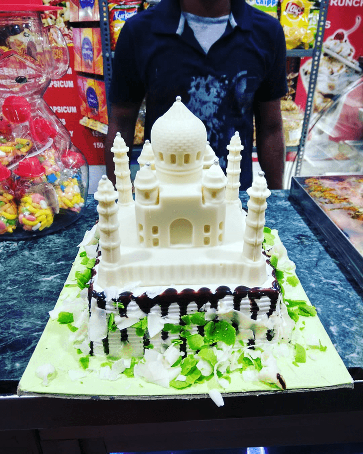 Beauteous Taj Mahal Cake