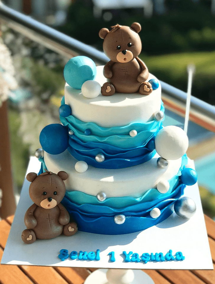 Cute Teddy Bear Cake