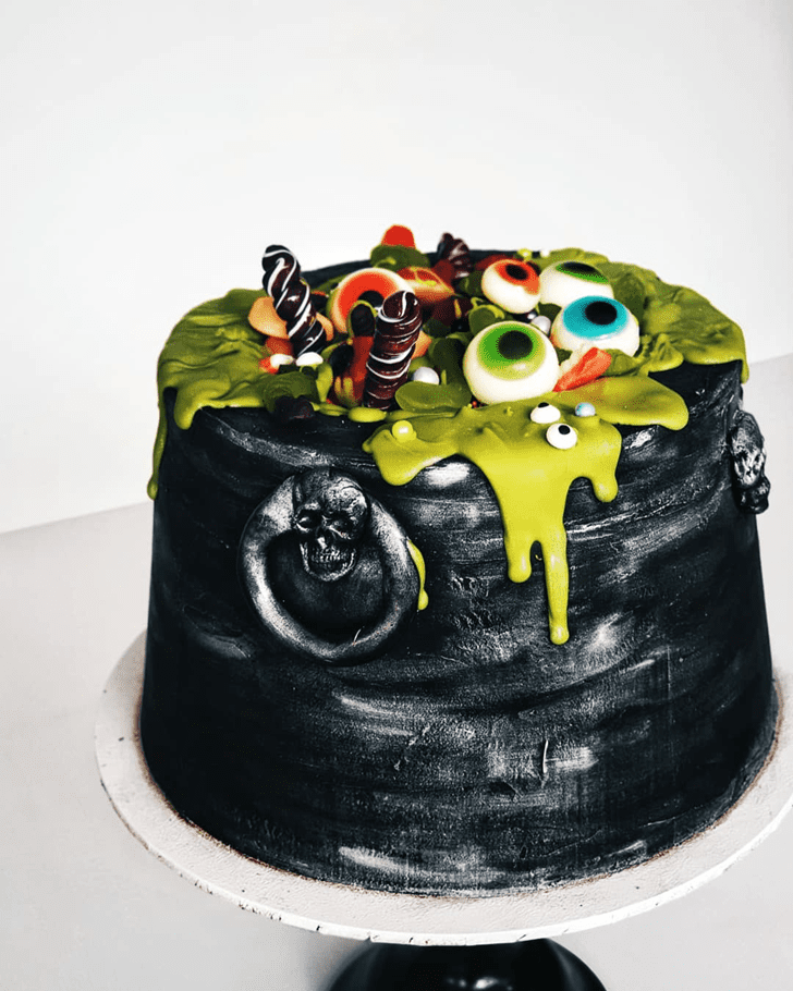 Magnetic The Black Cauldron Cake